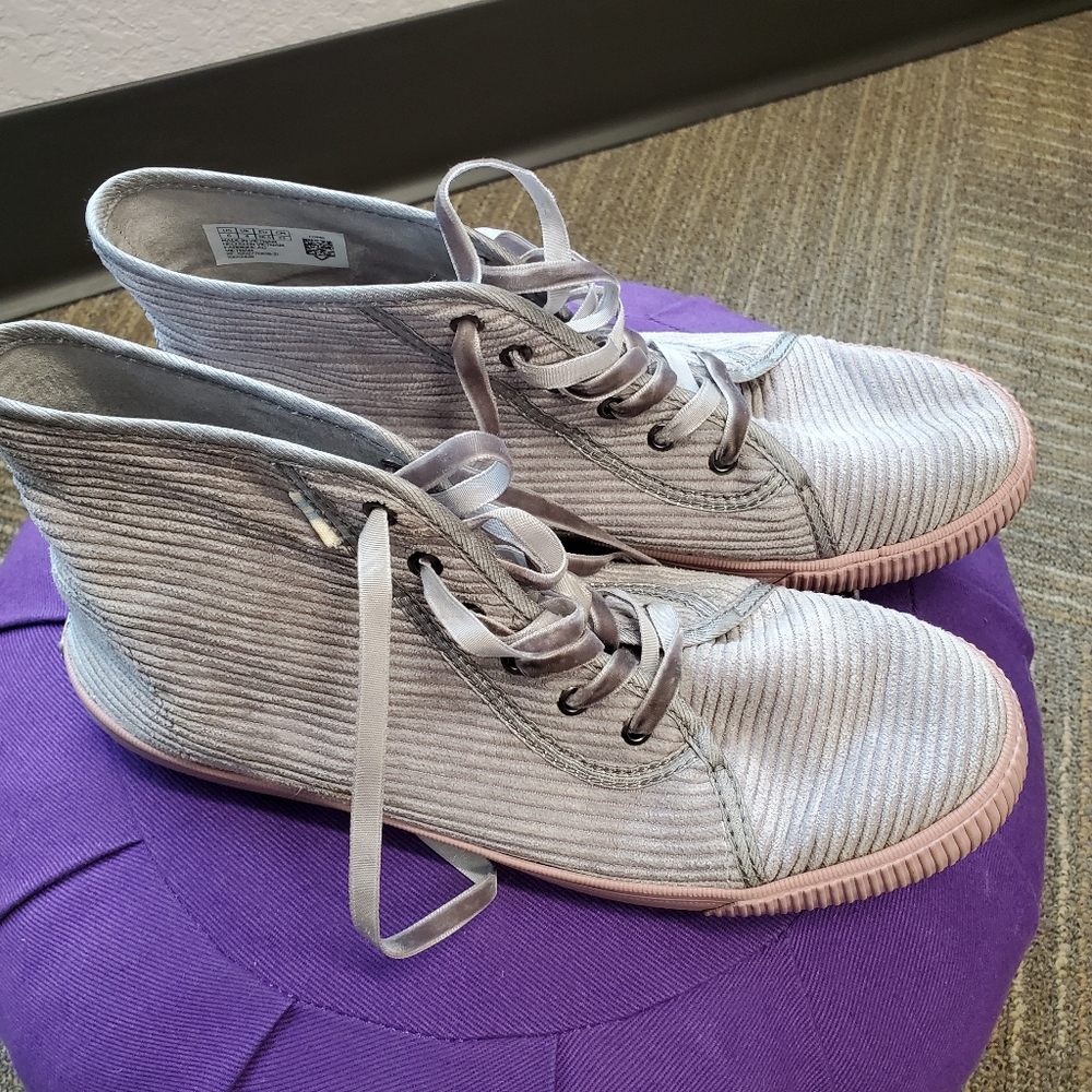 Toms shoes